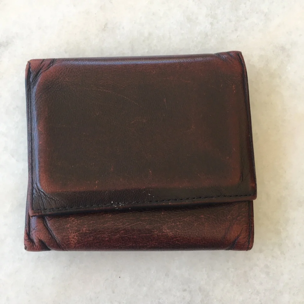 Classic Men's Leather Bifold Wallet - Brown